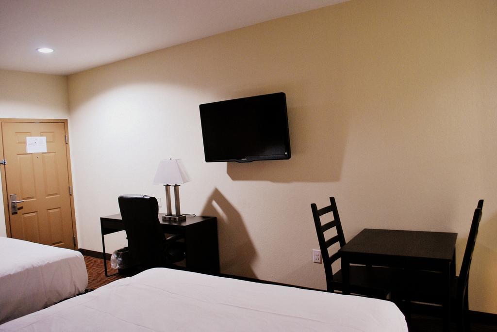 Westwood Inn By Oyo Gonzales Tx Extérieur photo