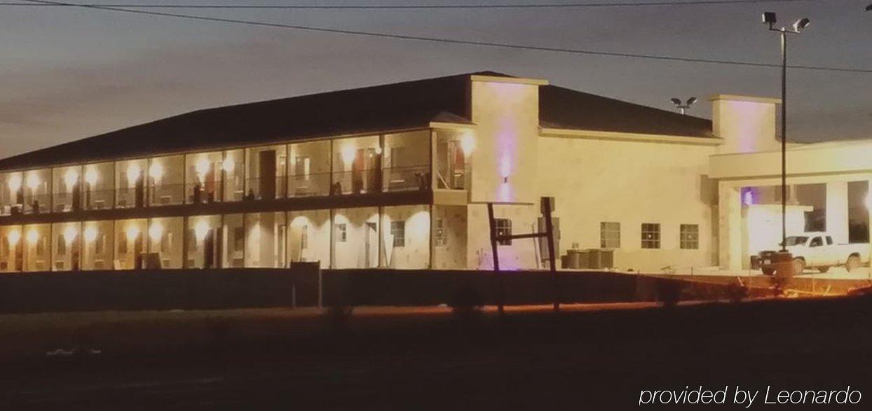 Westwood Inn By Oyo Gonzales Tx Extérieur photo